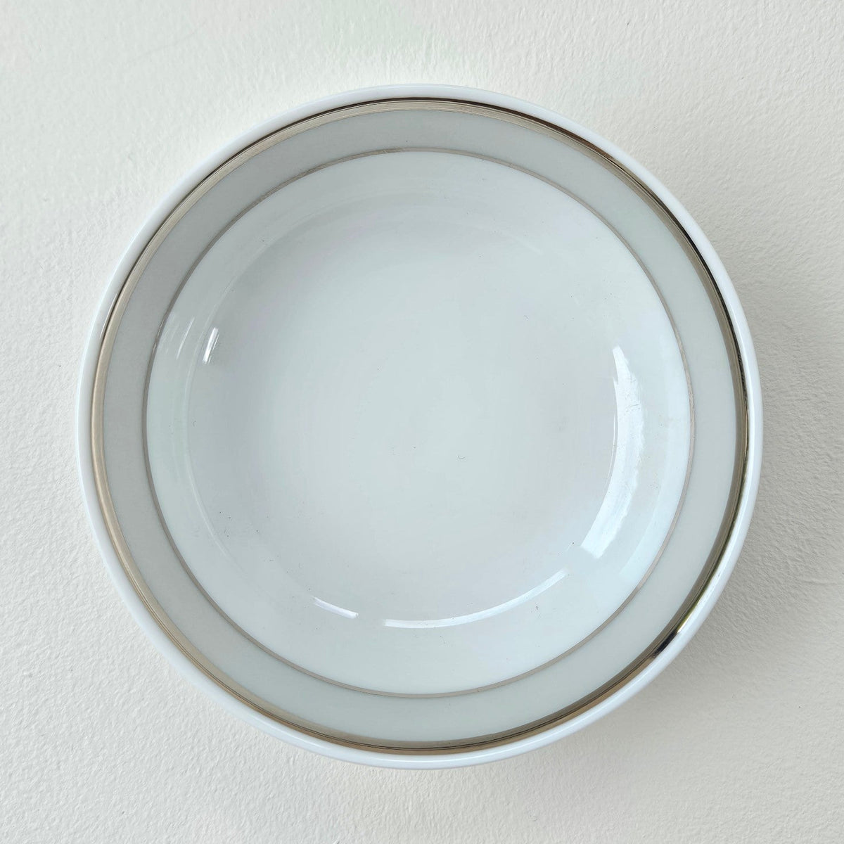 Ensemble de cinq coupelles plates – Clair de Lune – Manufacture Haviland – Limoges, XXIe s.