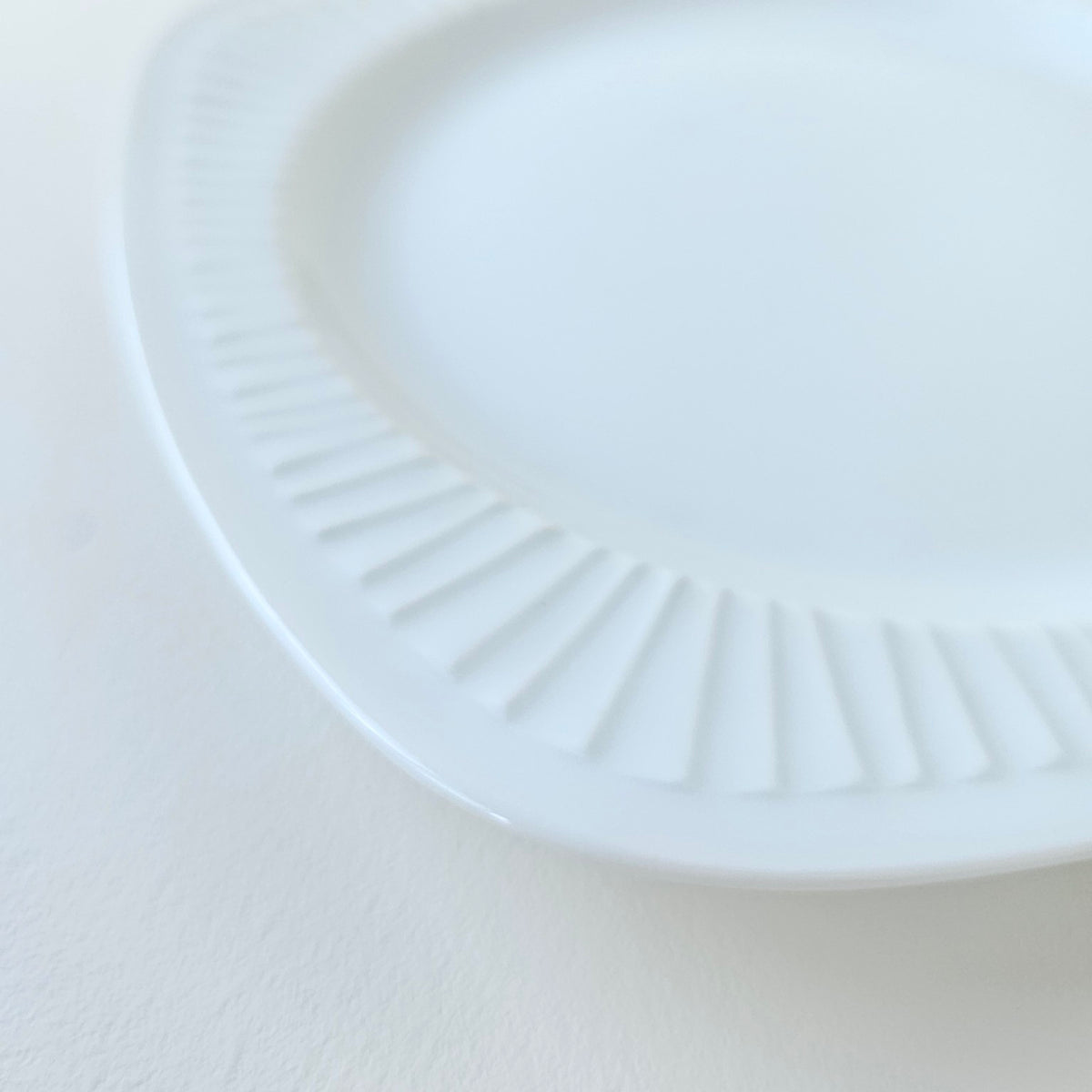 Suite de six assiettes à dessert – Lot n°1 – Manufacture Haviland – Limoges, v. 1950-1959