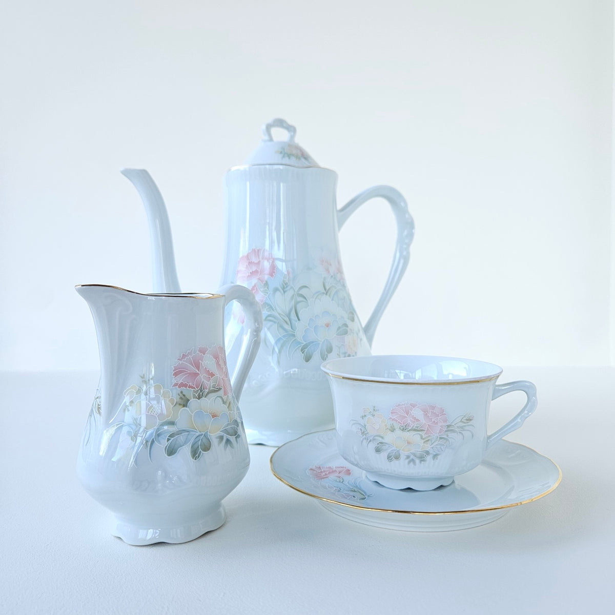 Tea Set – Pastel Floral Decoration – Manufacture Feuillade Porcelaine – Limoges, c. 1980