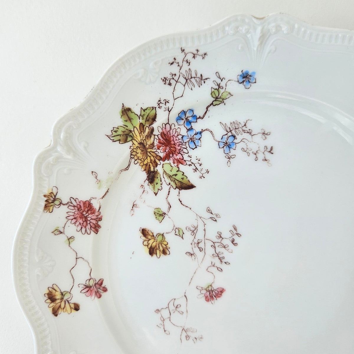 Suite de 5 assiettes à dessert – Manufacture G.D.A. (Gérard, Dufraisseix & Abbot) – Limoges, v. 1905-1915