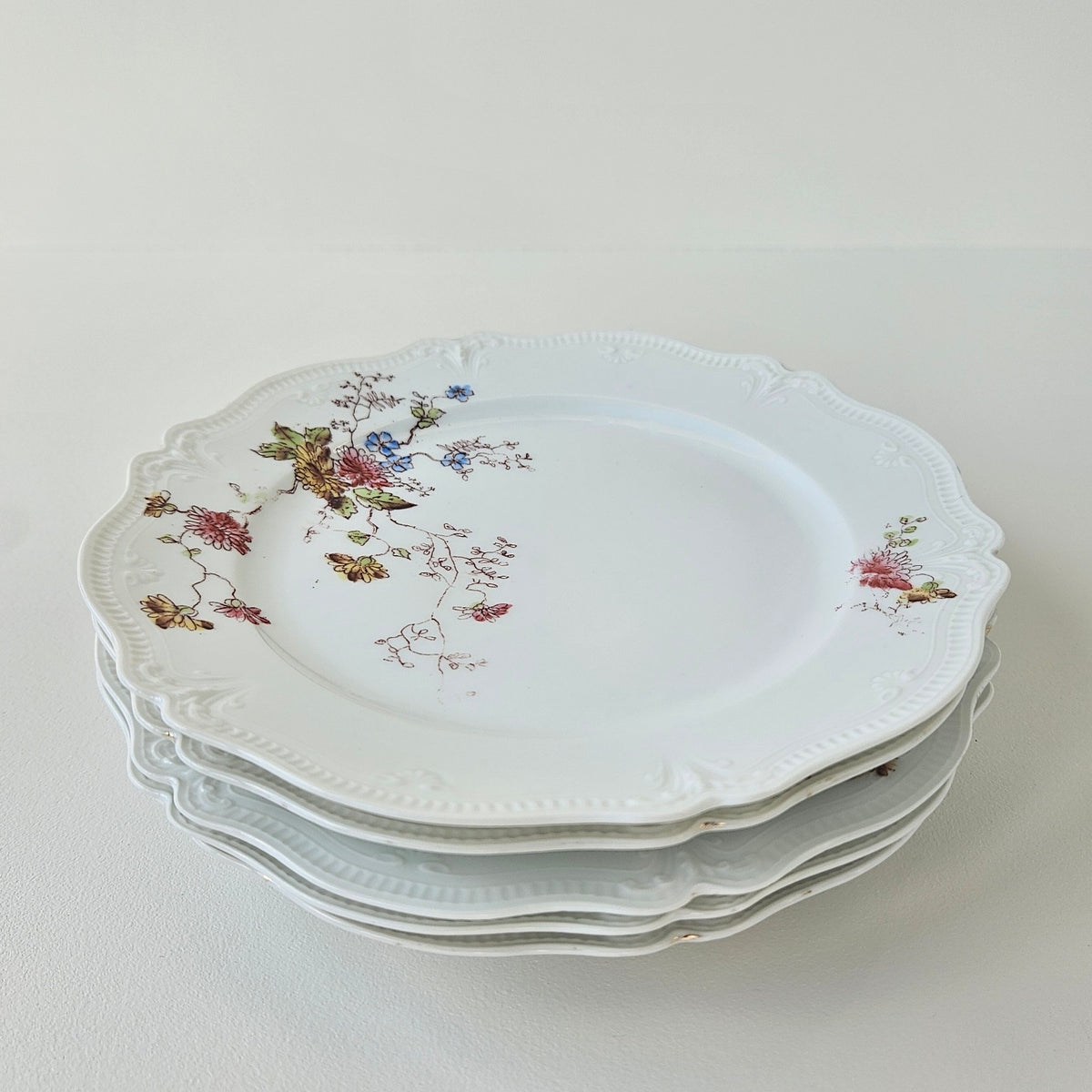 Suite de 5 assiettes à dessert – Manufacture G.D.A. (Gérard, Dufraisseix & Abbot) – Limoges, v. 1905-1915