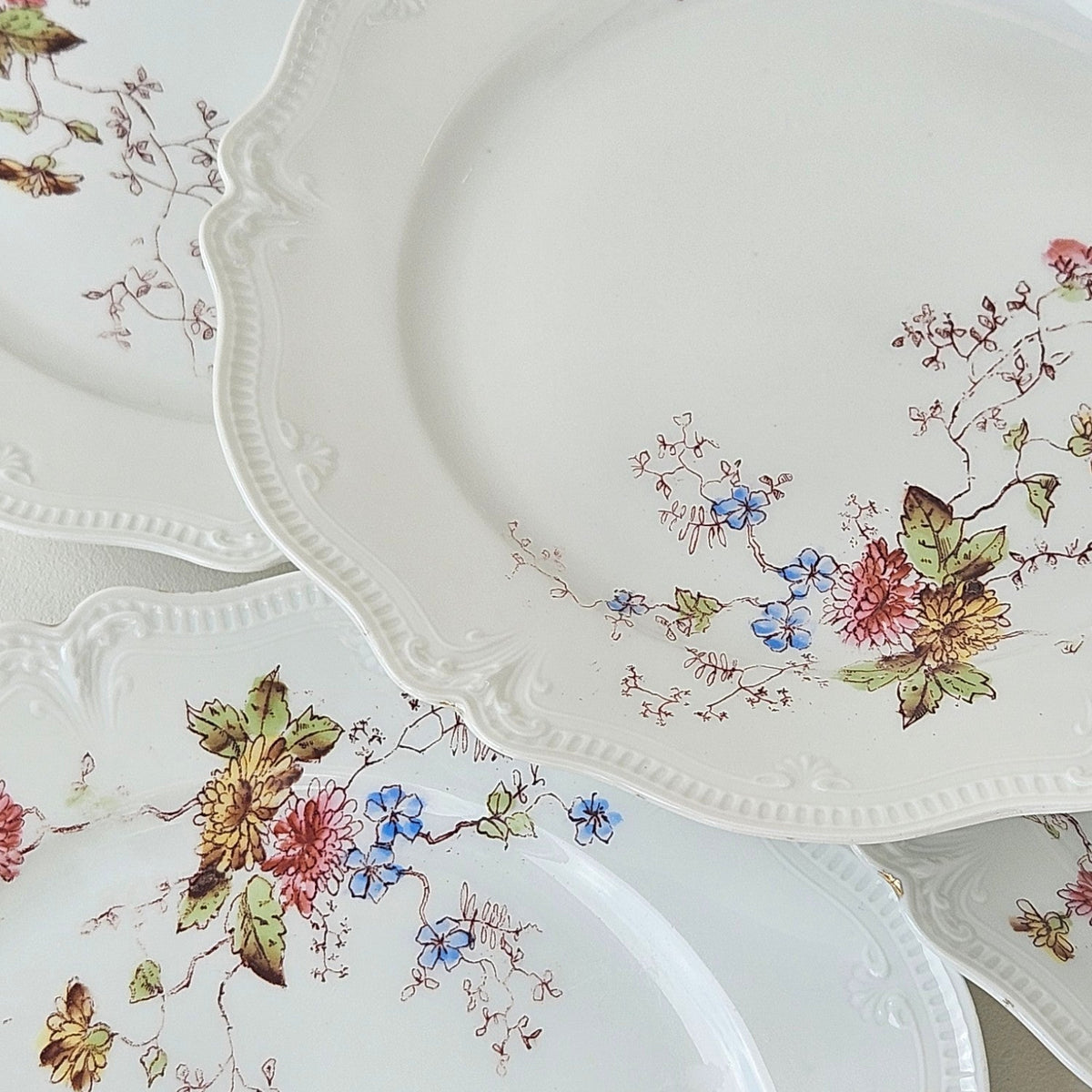 Suite de 5 assiettes à dessert – Manufacture G.D.A. (Gérard, Dufraisseix & Abbot) – Limoges, v. 1905-1915