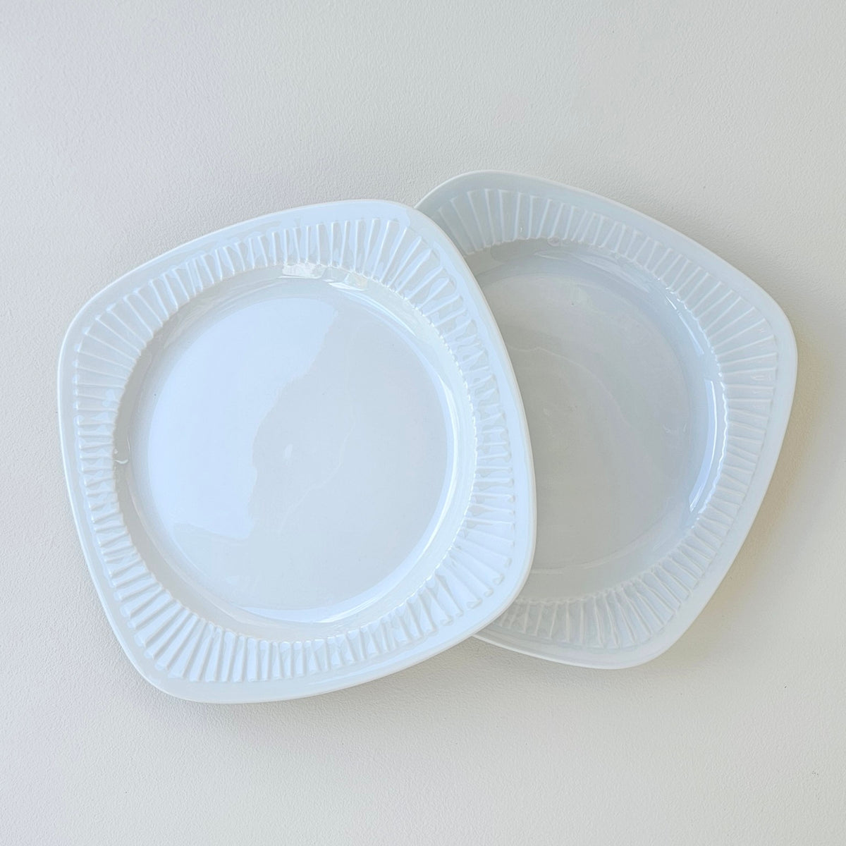 Suite de six assiettes à dessert – Lot n°1 – Manufacture Haviland – Limoges, v. 1950-1959