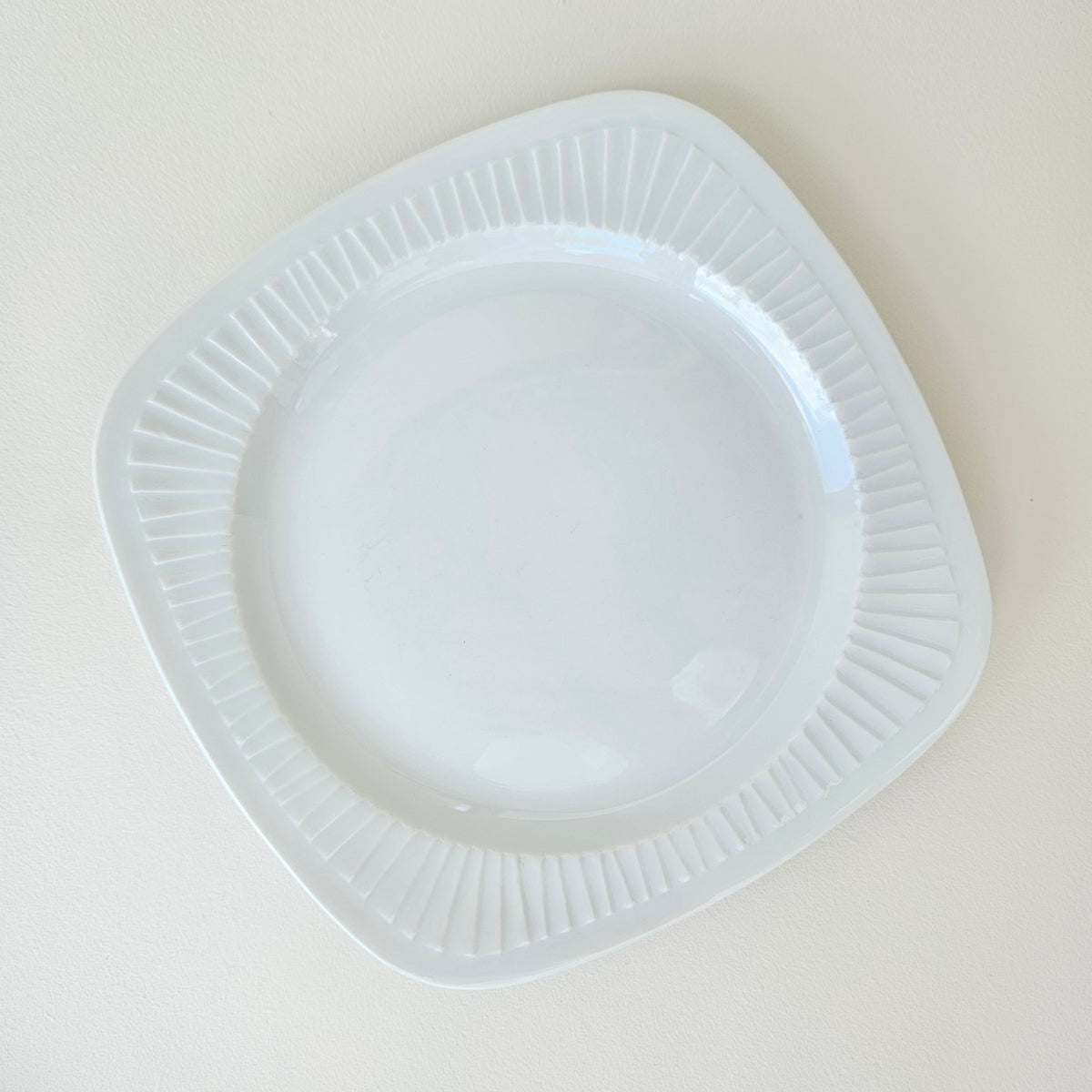 Suite de six assiettes à dessert – Lot n°2 – Manufacture Haviland – Limoges, v. 1950-1959