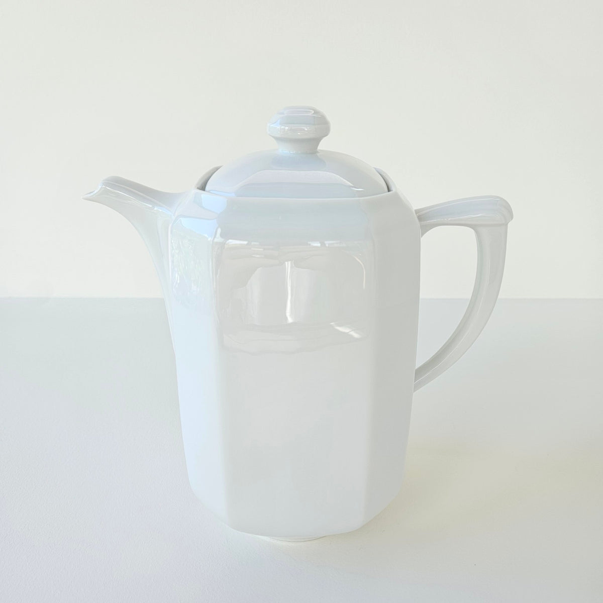Verseuse en porcelaine – Limoges, v. 1970-1980