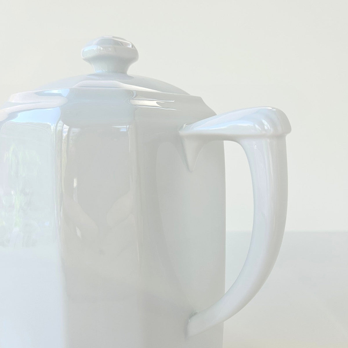 Verseuse en porcelaine – Limoges, v. 1970-1980