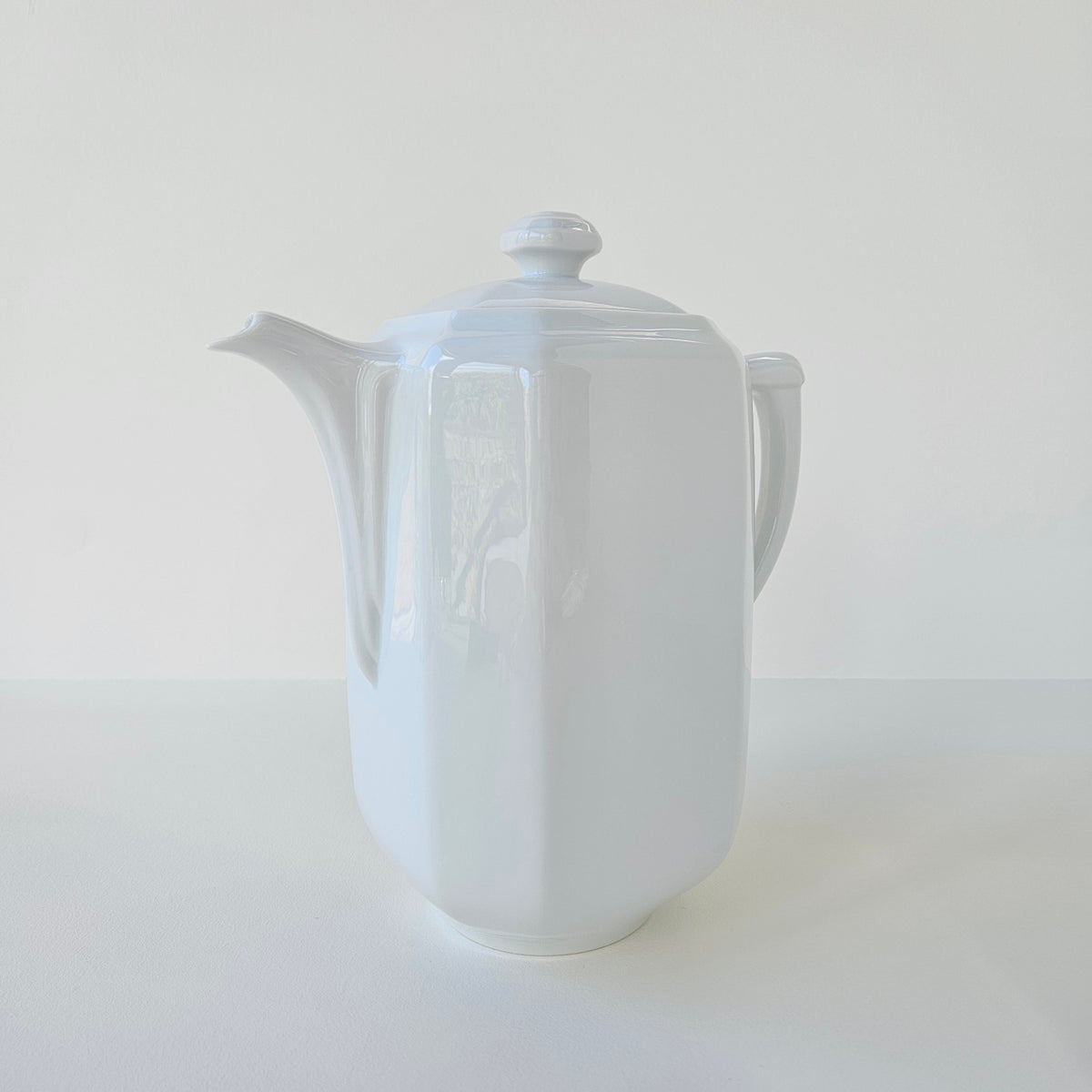 Verseuse en porcelaine – Limoges, v. 1970-1980