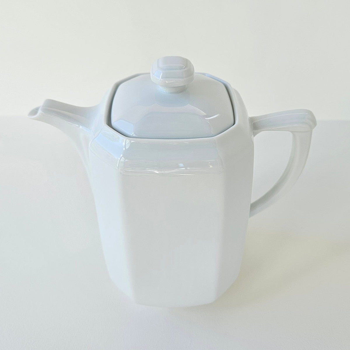 Verseuse en porcelaine – Limoges, v. 1970-1980
