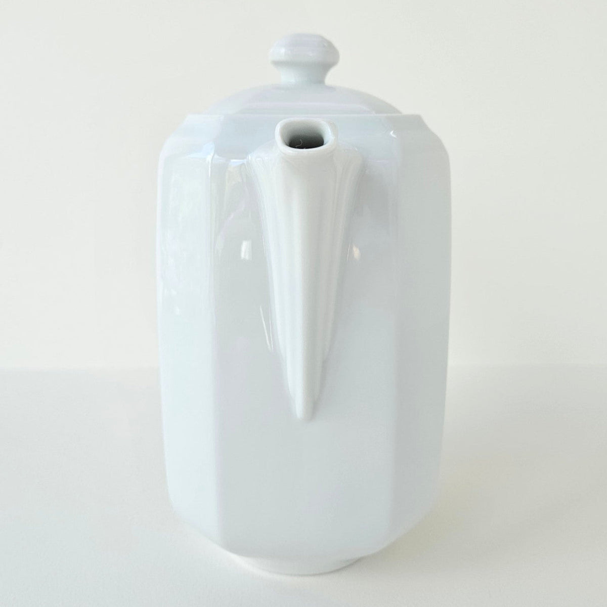 Verseuse en porcelaine – Limoges, v. 1970-1980