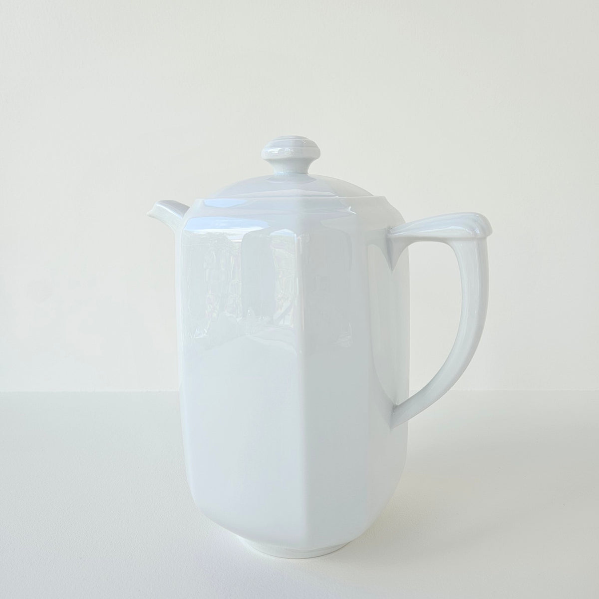 Verseuse en porcelaine – Limoges, v. 1970-1980
