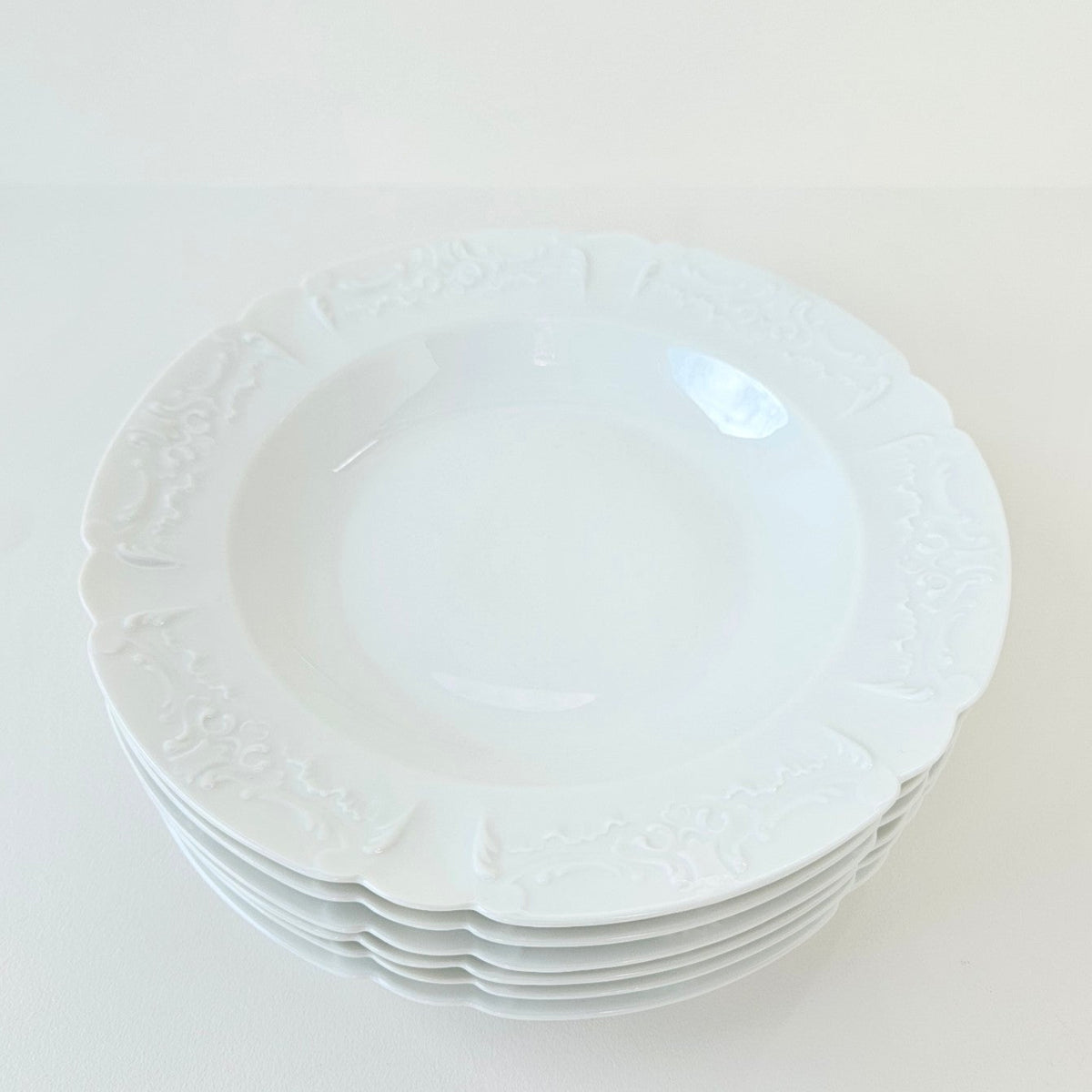 Ensemble de six assiettes creuses – Manufacture Lafarge & Cie – Limoges, v. 1960-1970