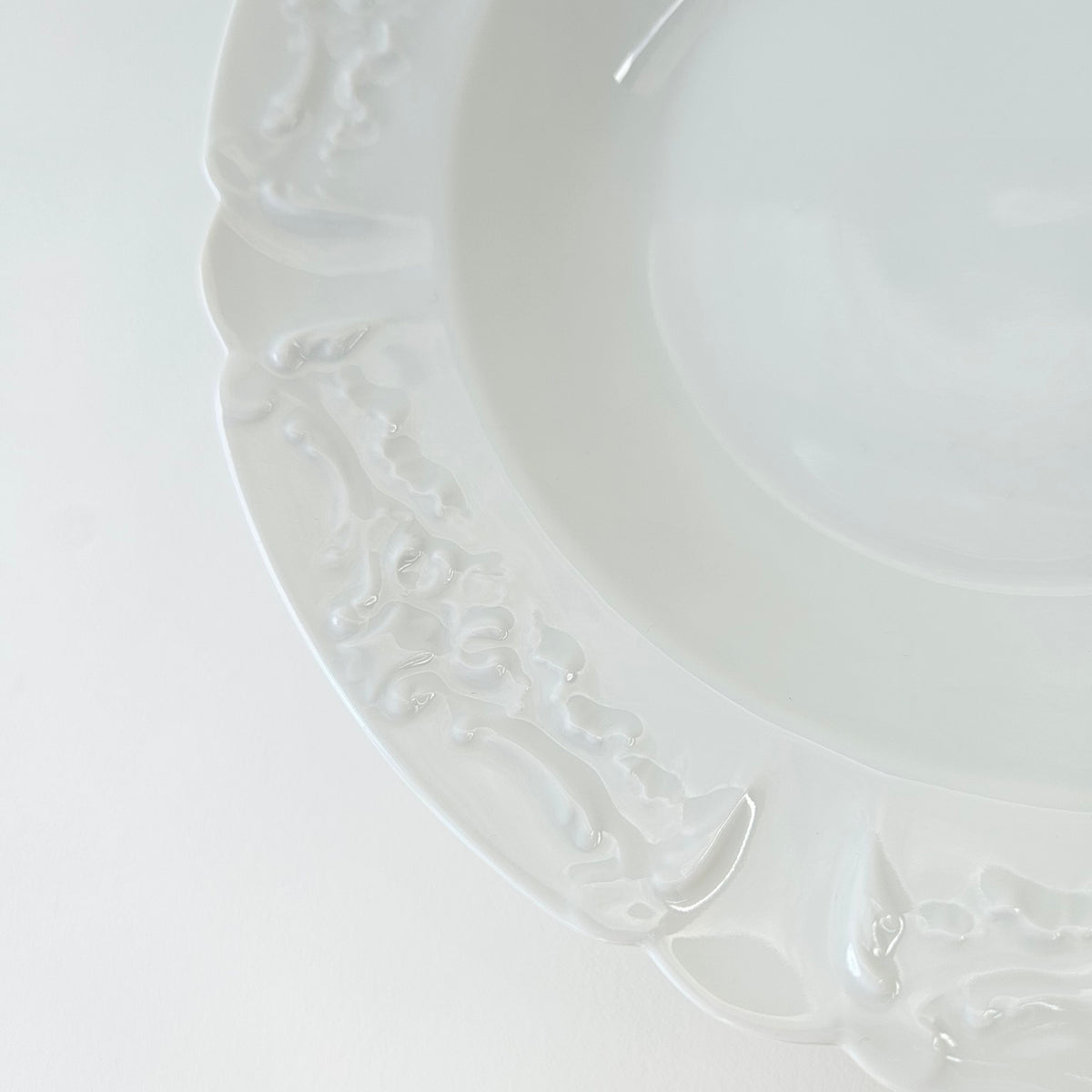 Ensemble de six assiettes creuses – Manufacture Lafarge & Cie – Limoges, v. 1960-1970