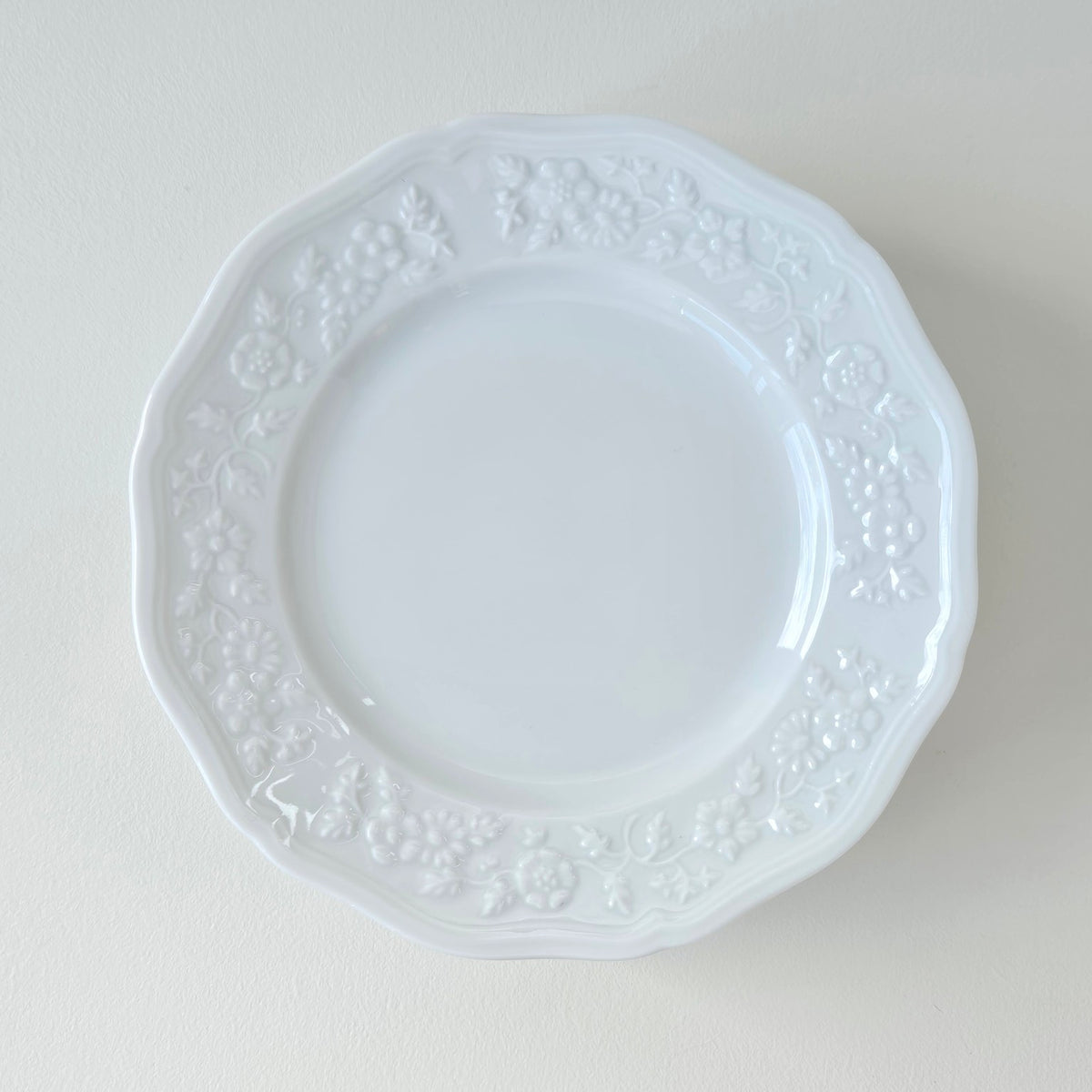 Suite de six assiettes à pain – Pont aux Choux – Manufacture Raynaud – Limoges, fin du XXe s.
