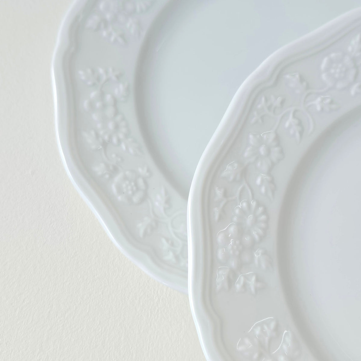 Suite de six assiettes à pain – Pont aux Choux – Manufacture Raynaud – Limoges, fin du XXe s.
