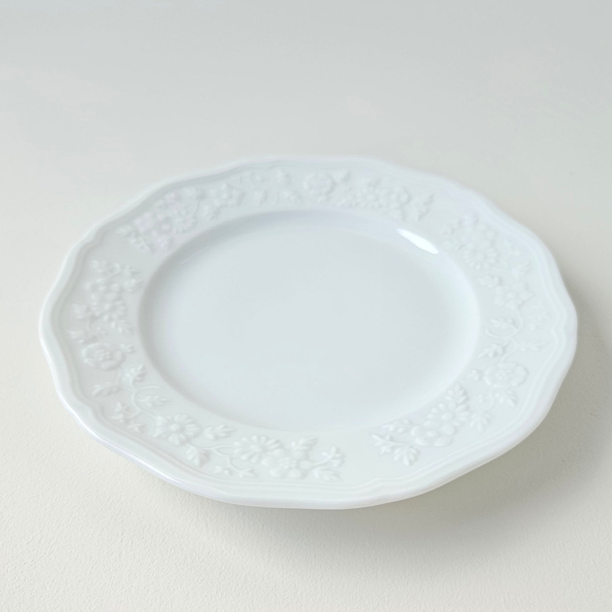 Suite de six assiettes à pain – Pont aux Choux – Manufacture Raynaud – Limoges, fin du XXe s.