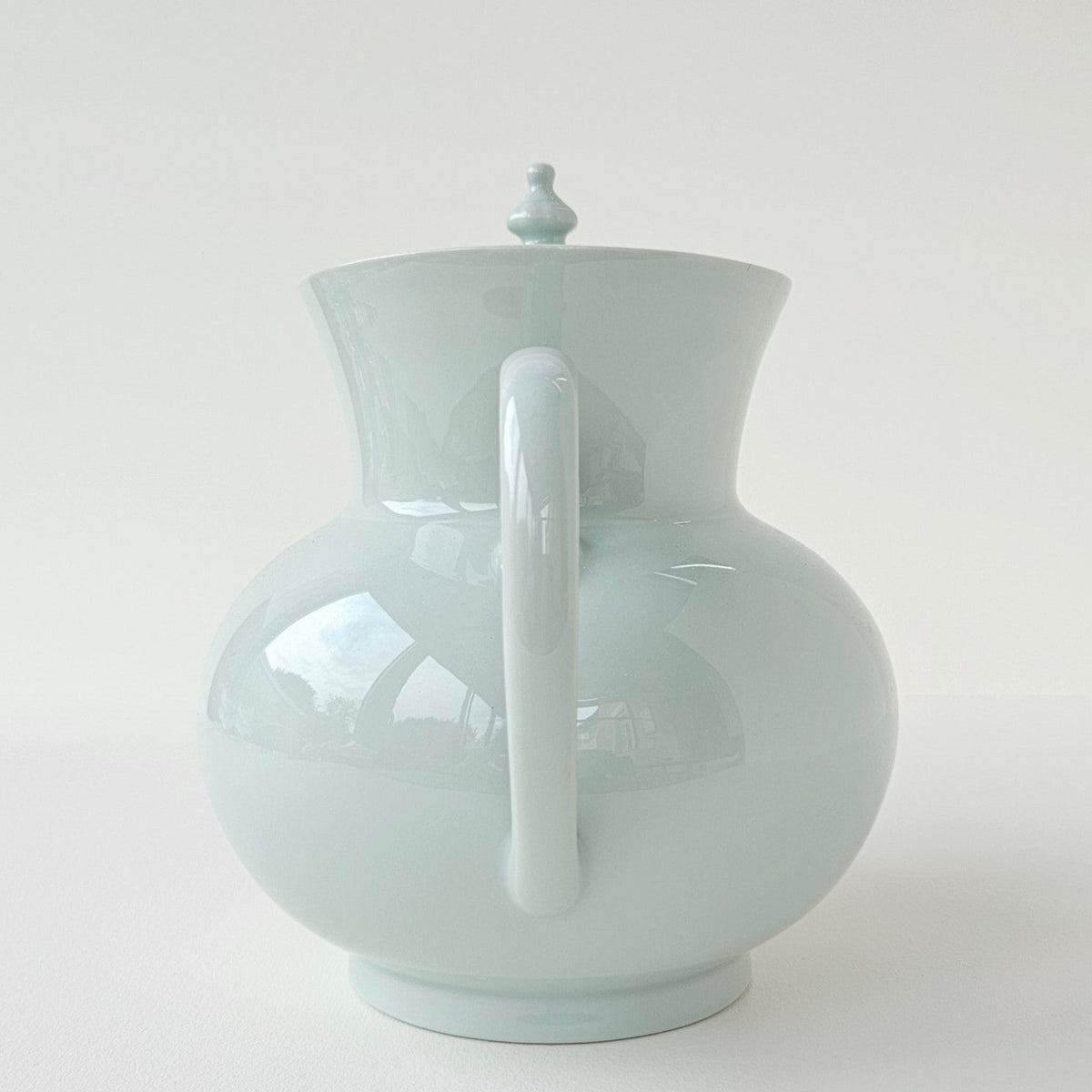 Théière en porcelaine céladon – Manufacture Haviland – Limoges, XXIe s.