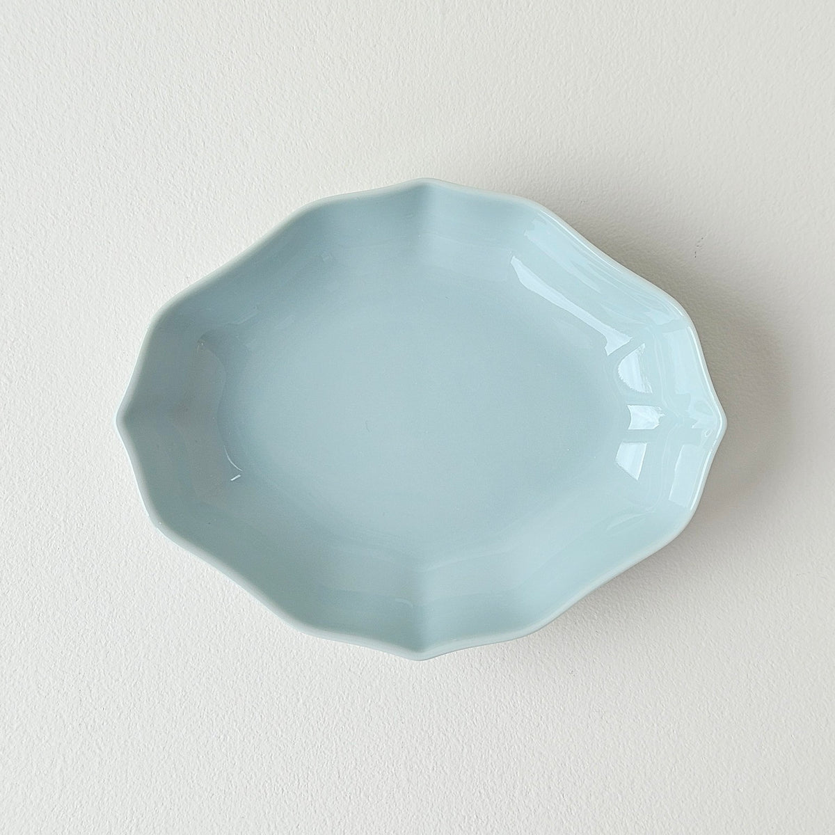 Coupelle PM en porcelaine céladon – Meissen – Manufacture Raynaud – Limoges, fin du XXe s.