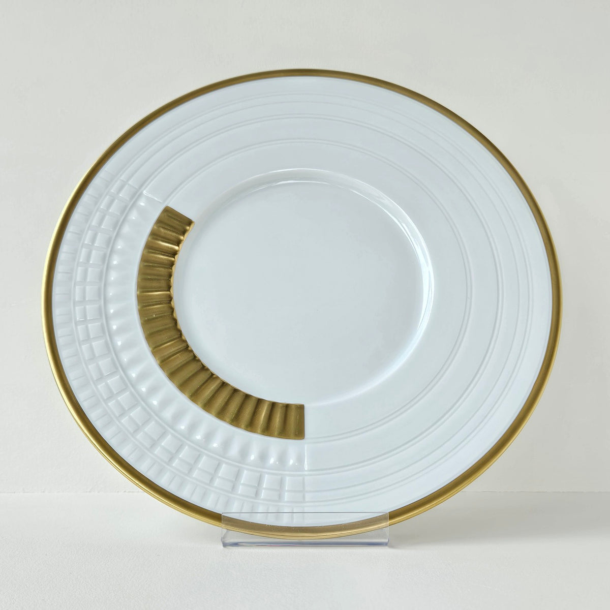 Assiette plate / Assiette de présentation – Sublime or – Manufacture Haviland – Limoges, XXIe s.