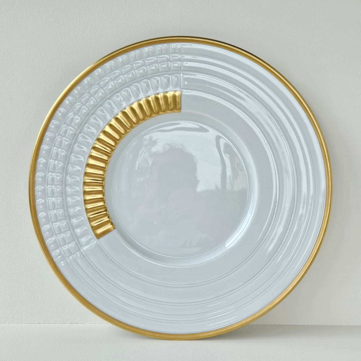 Assiette plate / Assiette de présentation – Sublime or – Manufacture Haviland – Limoges, XXIe s.