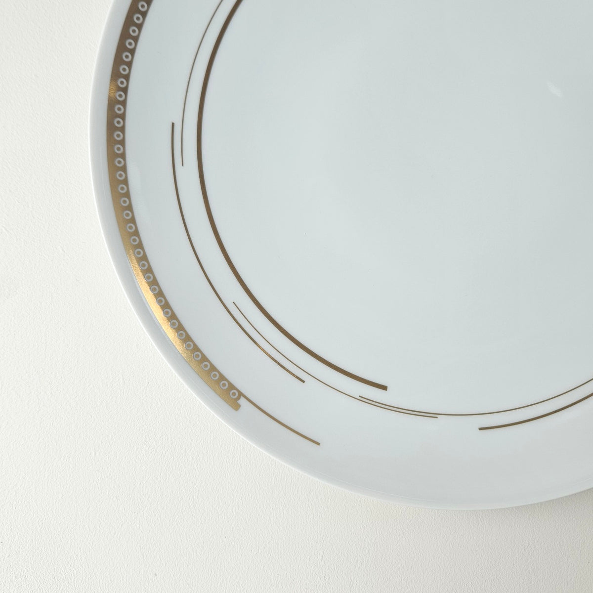 Plat de service / Assiette de présentation – Hôtel de Crillon – Manufacture Haviland – Limoges, XXIe s.