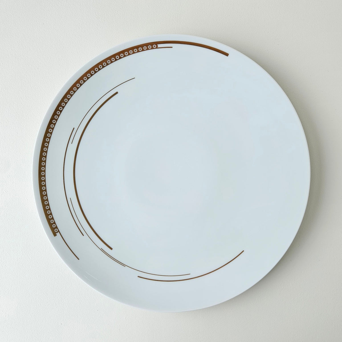 Plat de service / Assiette de présentation – Hôtel de Crillon – Manufacture Haviland – Limoges, XXIe s.
