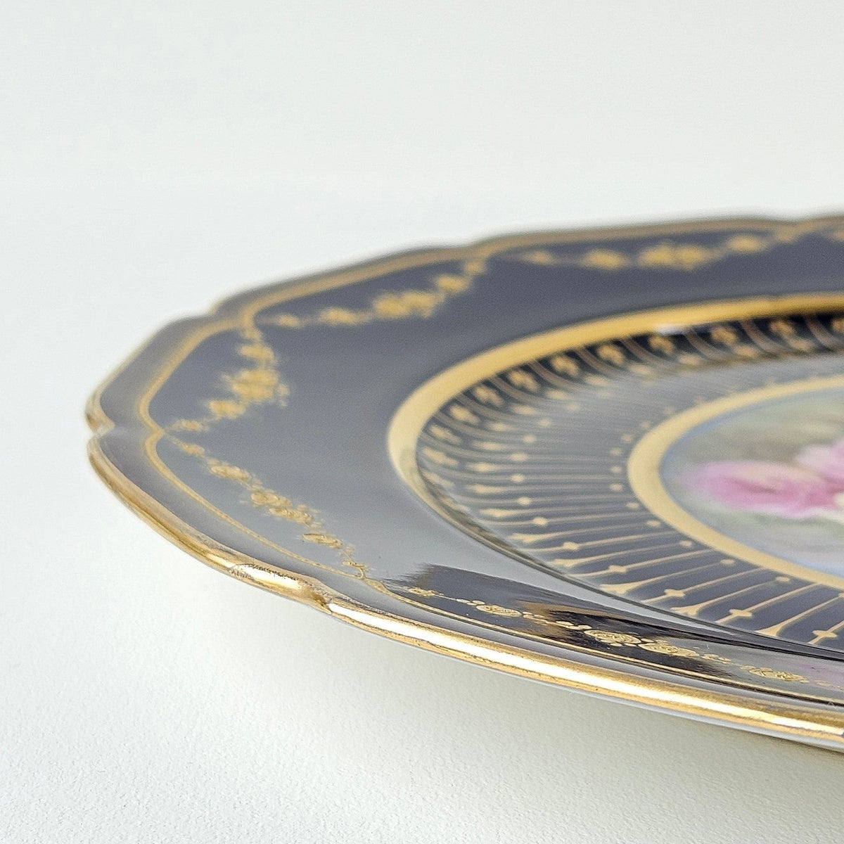 Assiette décorative – Décor B. Noël – Manufacture William Guérin – Limoges, début du XXᵉ siècle