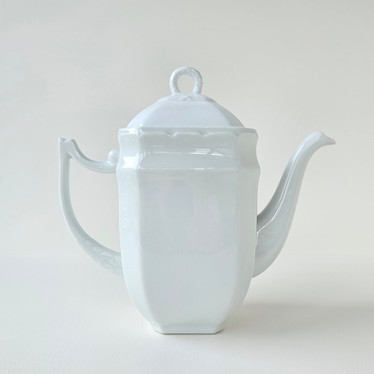 Octagonal Teapot – Manufacture Raynaud – Limoges, 2nd Half of the 20th Century