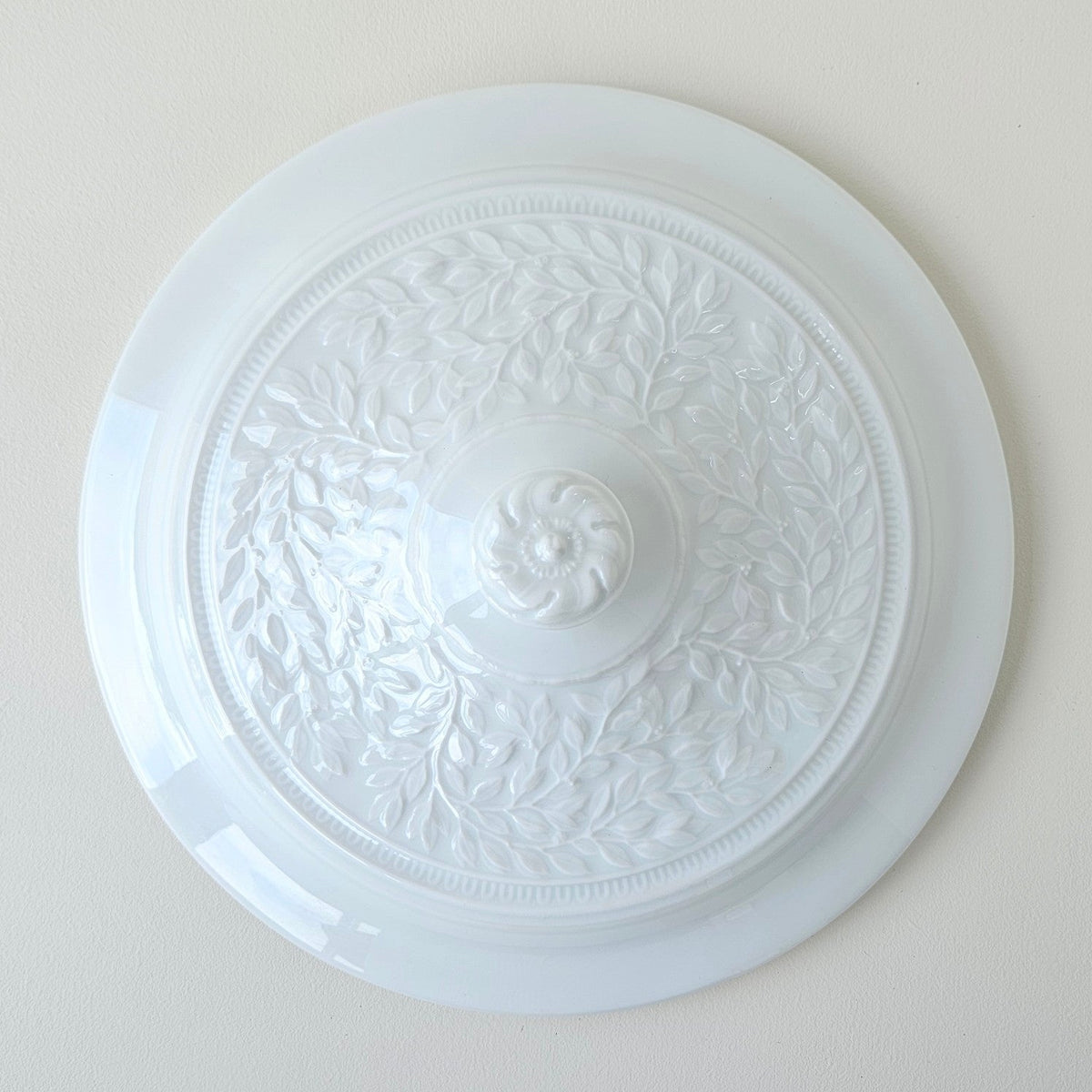 Round Tureen, “Louvre” Pattern – Manufacture Bernardaud – Limoges, 2nd Half of the 20th Century