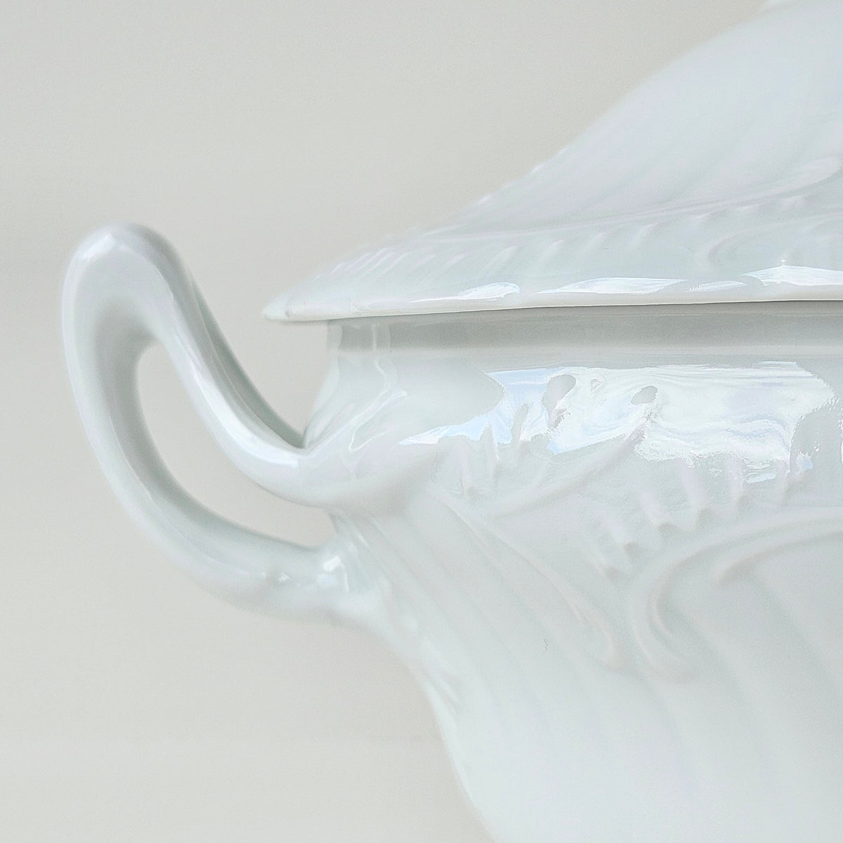 Round Tureen – Manufacture Chastagner – Limoges, 2nd Half of the 20th Century