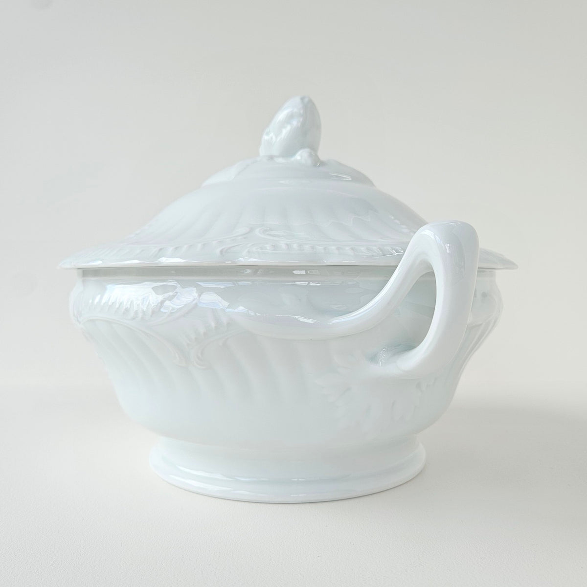 Round Tureen – Manufacture Chastagner – Limoges, 2nd Half of the 20th Century