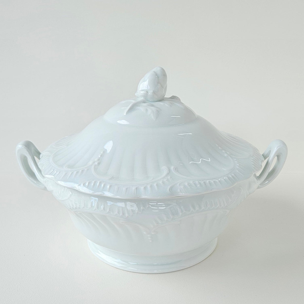 Round Tureen – Manufacture Chastagner – Limoges, 2nd Half of the 20th Century