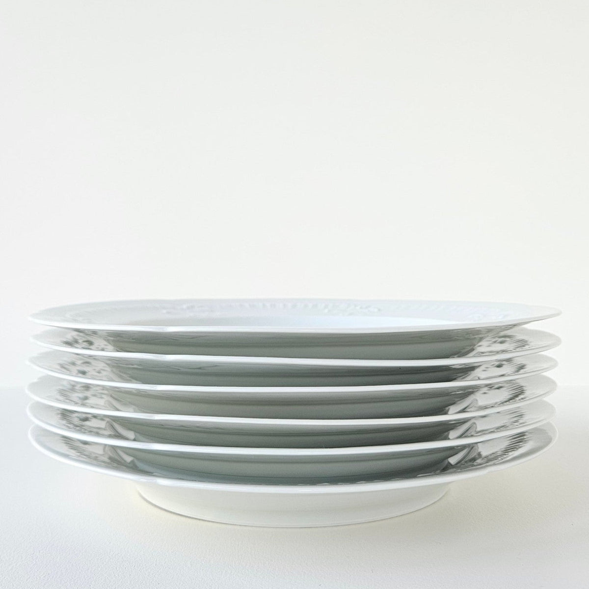 Suite de six assiettes plates – Manufacture Chastagner – Limoges, 2e moitié du XXᵉ s.