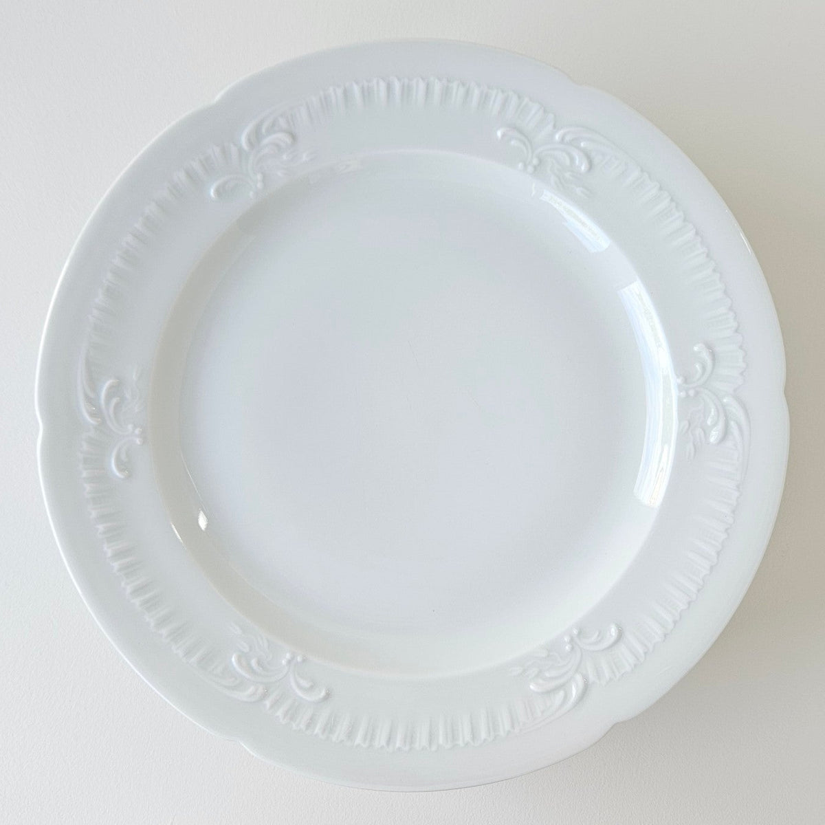 Suite de six assiettes plates – Manufacture Chastagner – Limoges, 2e moitié du XXᵉ s.
