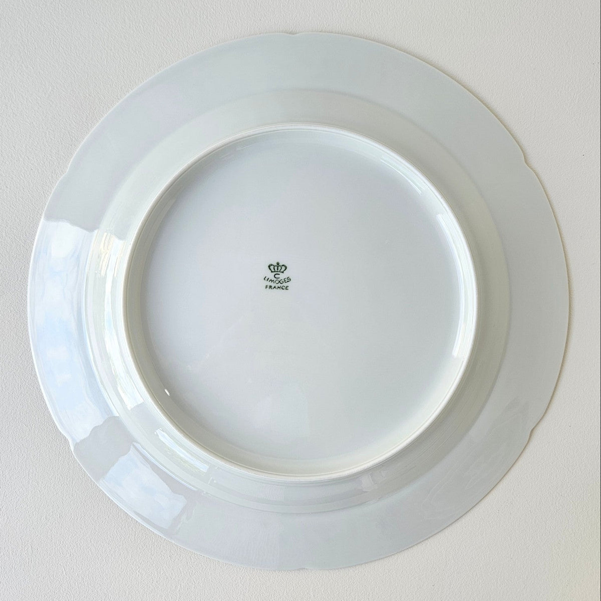 Suite de six assiettes plates – Manufacture Chastagner – Limoges, 2e moitié du XXᵉ s.