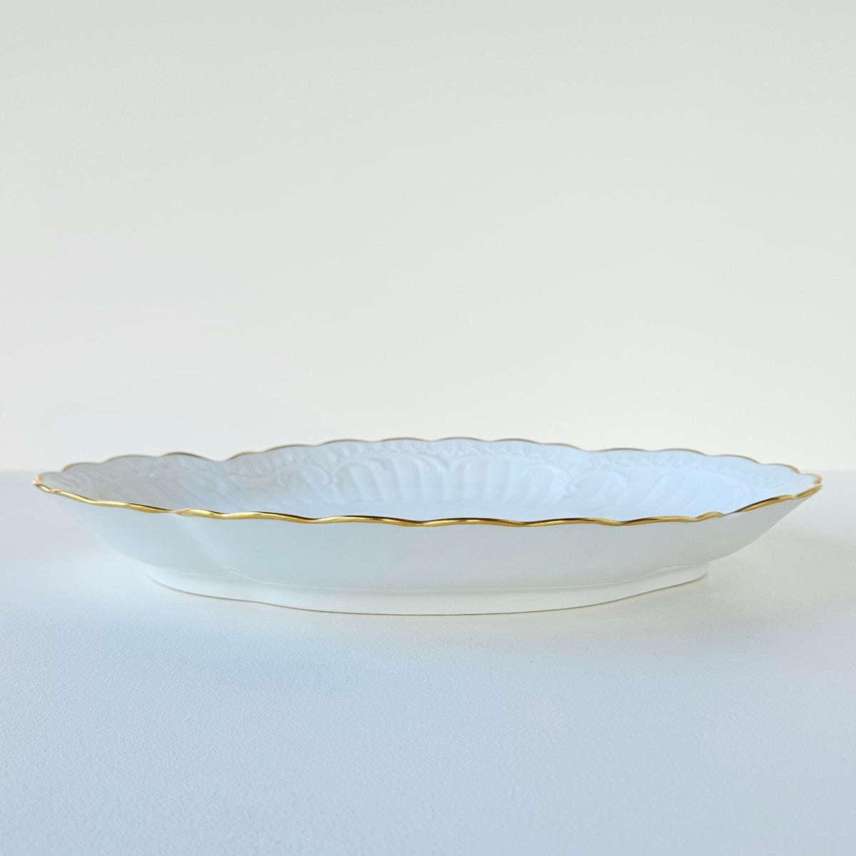 Oval Serving Platter – Gold Trim – Manufacture Chastagner – Limoges, 2nd Half of the 20th Century