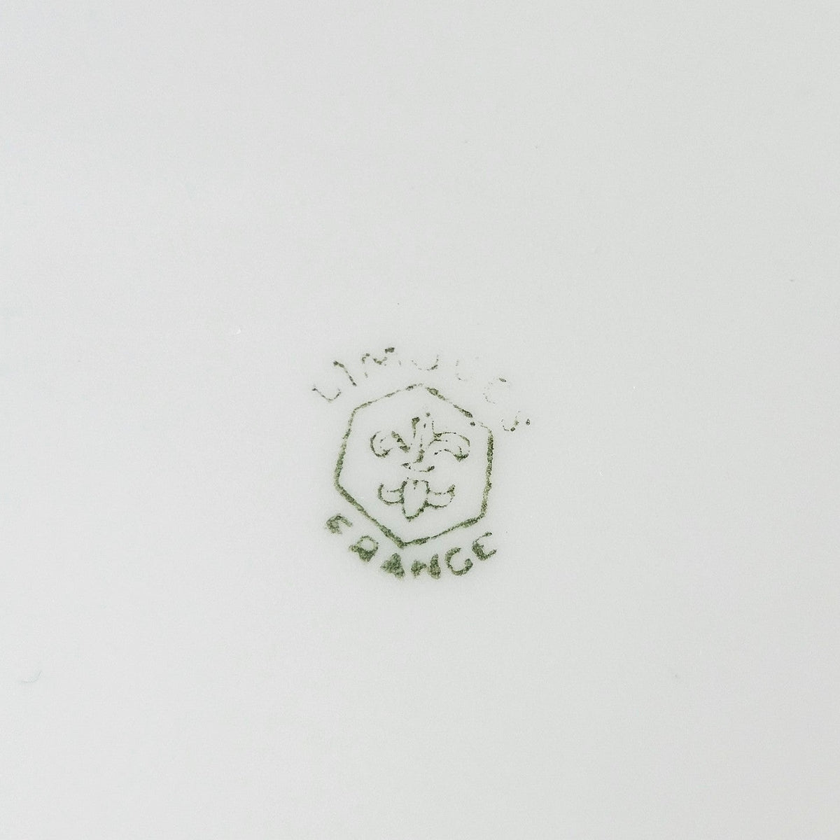 Grand saladier – Manufacture Royale / Société Porcelainière Limousine – Limoges, 2e moitié du XXᵉ s.