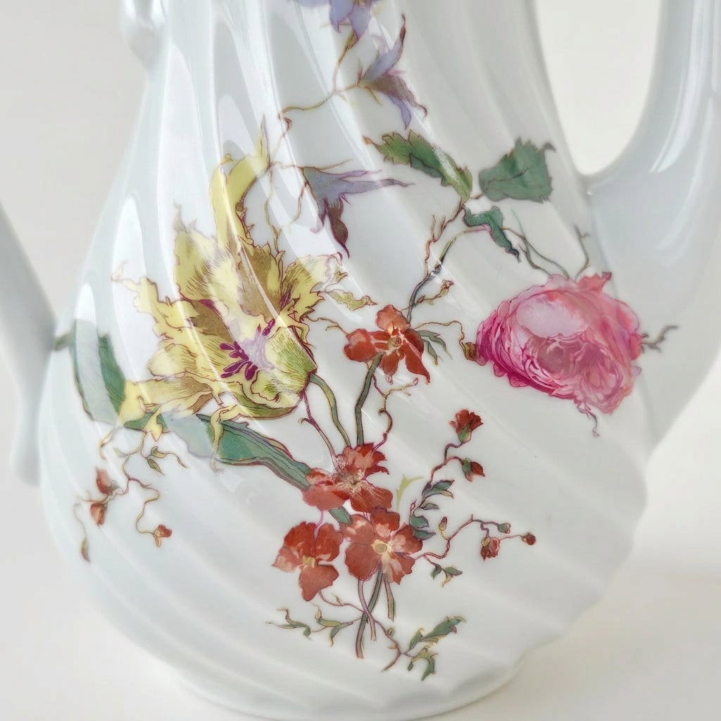 Petite cafetière / Théière – Décor japonisant – Manufacture Haviland – Limoges, 2e moitié du XXᵉ s.