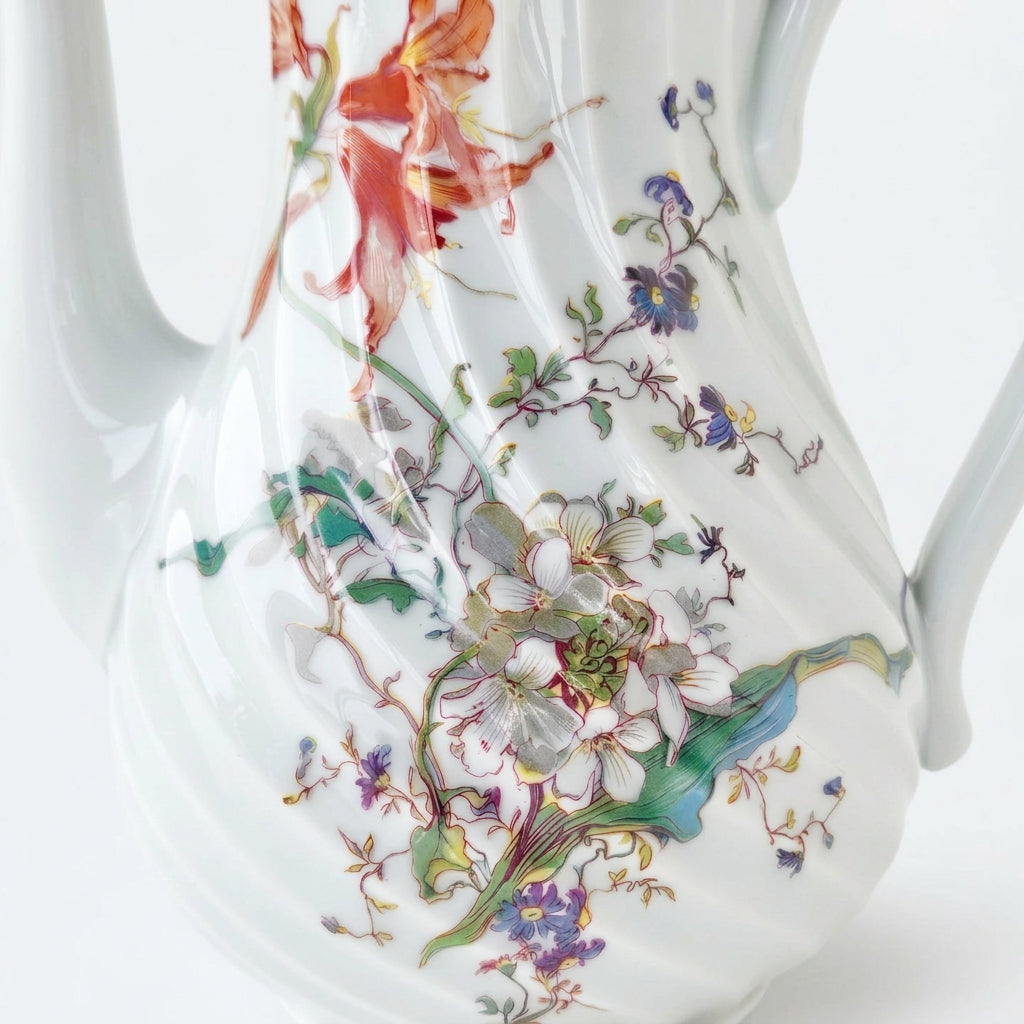Petite cafetière / Théière – Décor japonisant – Manufacture Haviland – Limoges, 2e moitié du XXᵉ s.