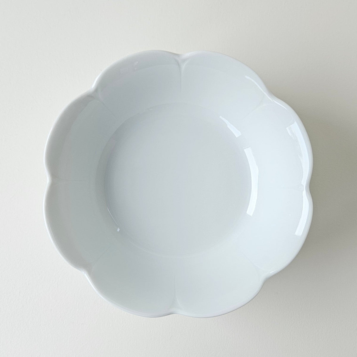 Suite de six bols à salade – Nymphéa – Manufacture Royal Limoges – Limoges, début du XXIe s.