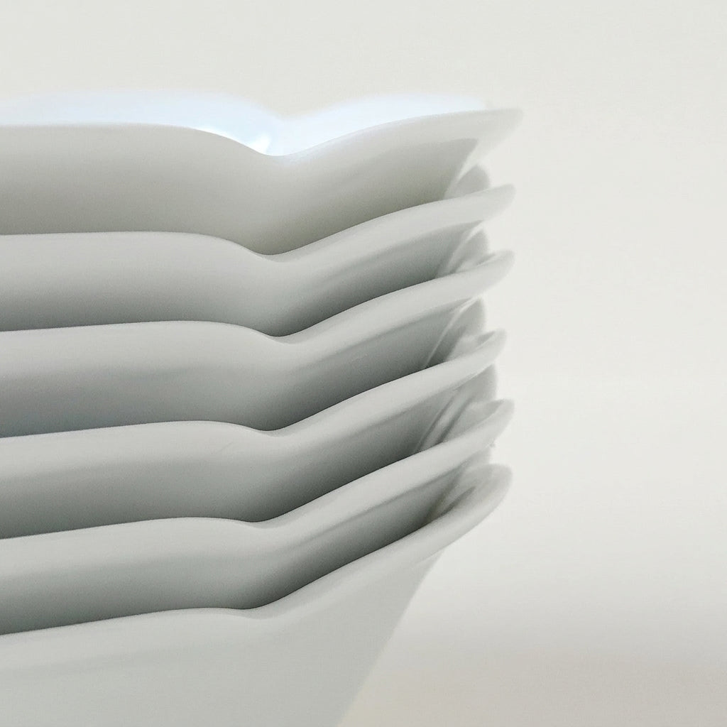 Suite de six bols à salade – Nymphéa – Manufacture Royal Limoges – Limoges, début du XXIe s.
