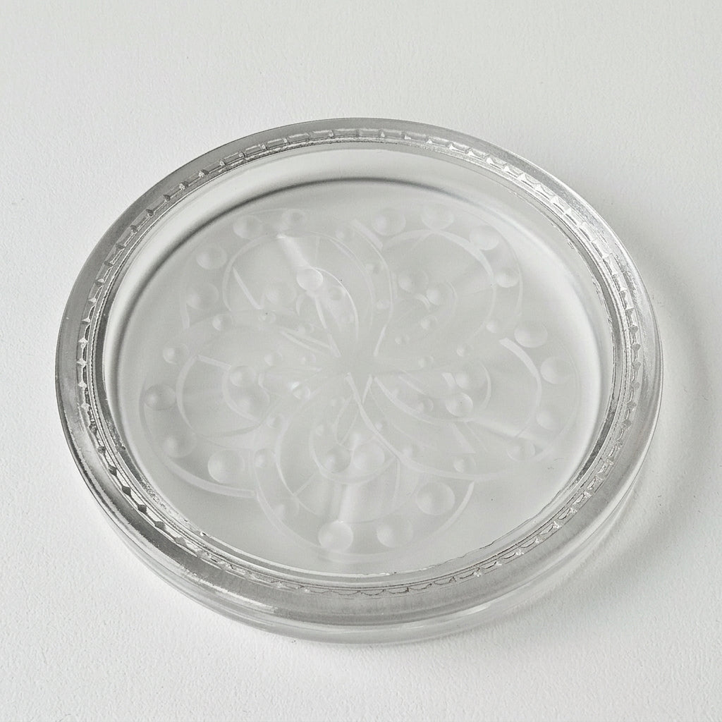 Dessous de bouteille en verre moulé et sablé – XXᵉ siècle