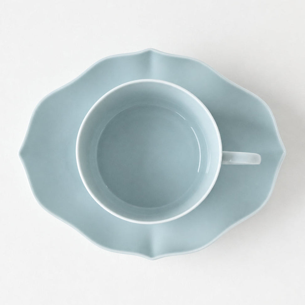 Tasse à thé et coupelle en porcelaine céladon – Meissen – Manufacture Raynaud – Limoges, fin du XXe s.