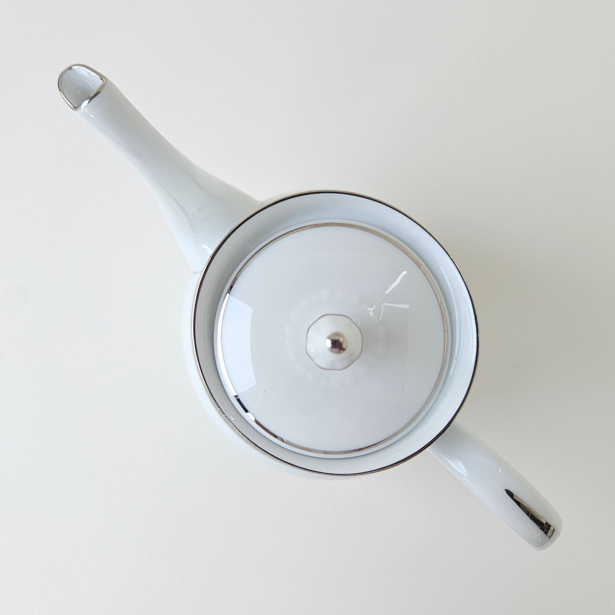 Théière / Verseuse – Symphonie Platine – Manufacture Haviland – Limoges, XXIe s.