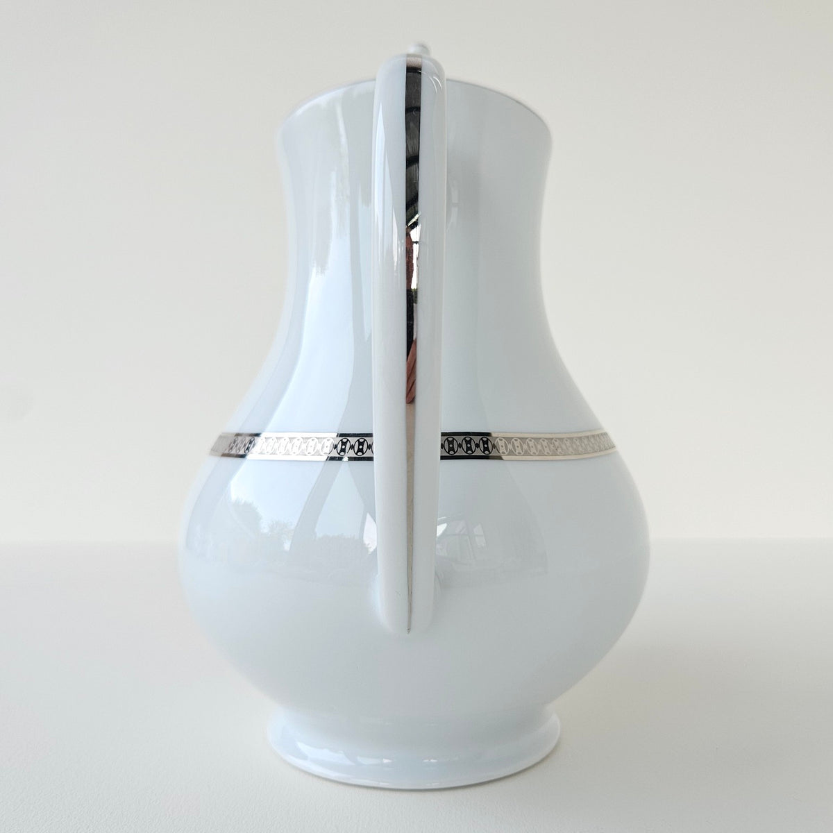 Théière / Verseuse – Symphonie Platine – Manufacture Haviland – Limoges, XXIe s.