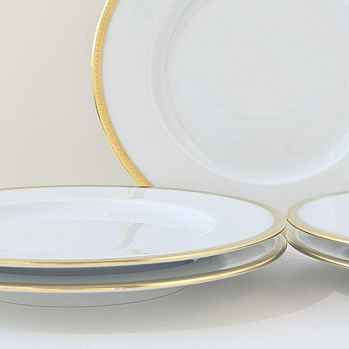 Suite de six assiettes à pain – Incrustation – Manufacture Haviland – Limoges, XXIe s.