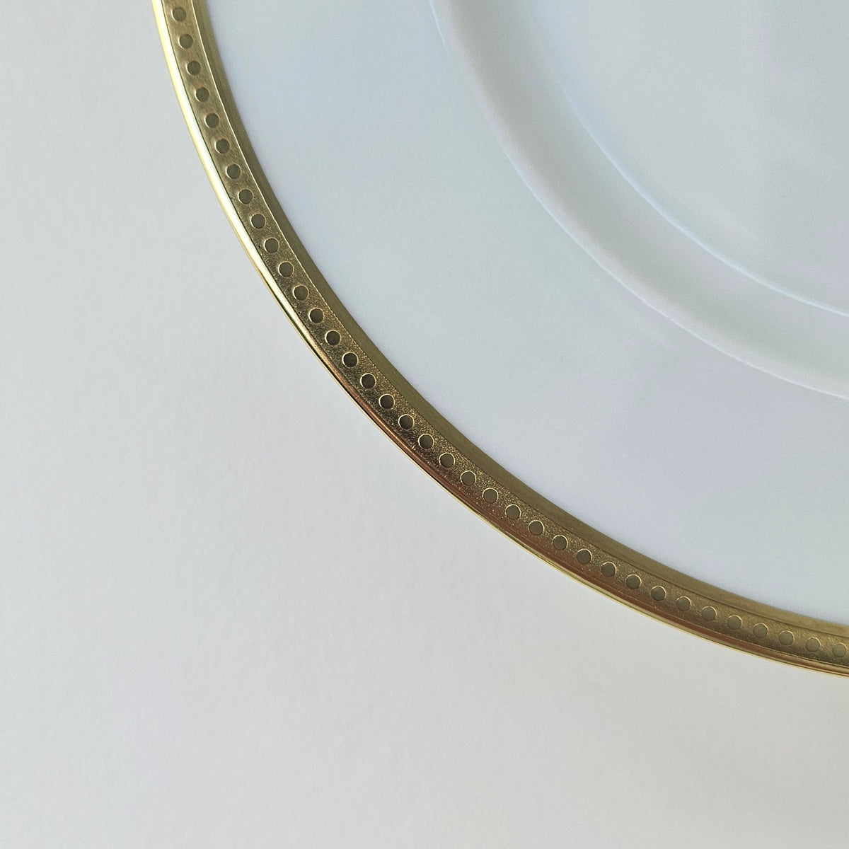 Suite de six assiettes à pain – Incrustation – Manufacture Haviland – Limoges, XXIe s.