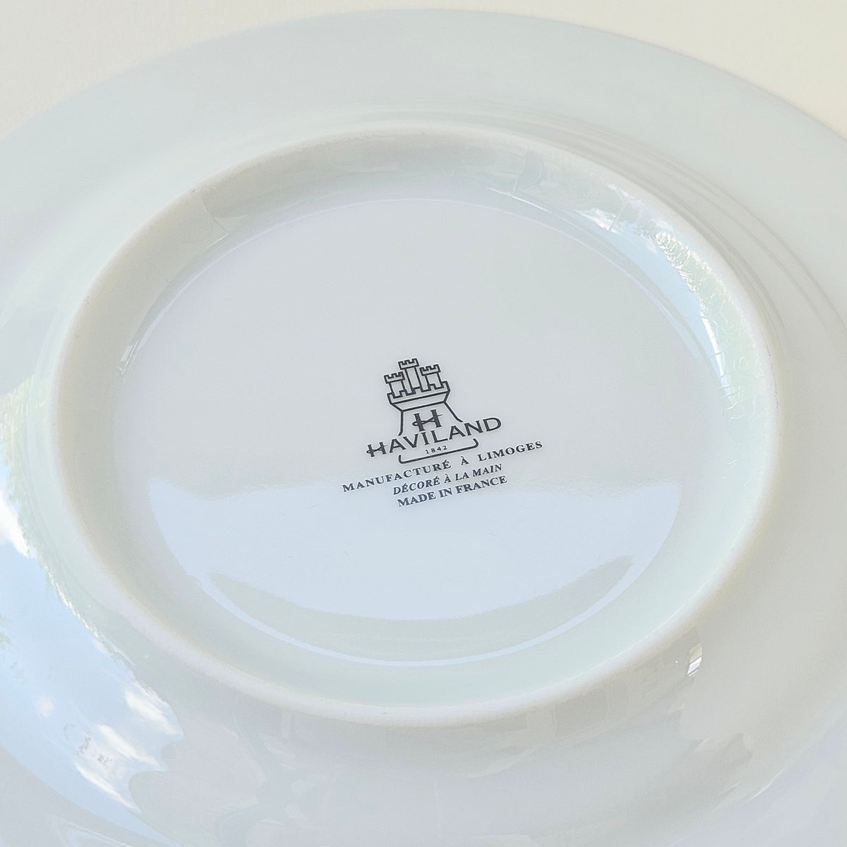 Suite de six assiettes à pain – Incrustation – Manufacture Haviland – Limoges, XXIe s.