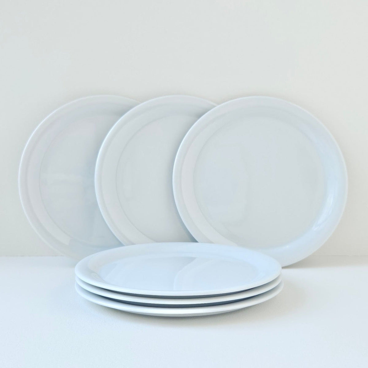 Suite de six assiettes à pain extra-plates – Manufacture Raynaud – Limoges, XXIe s.