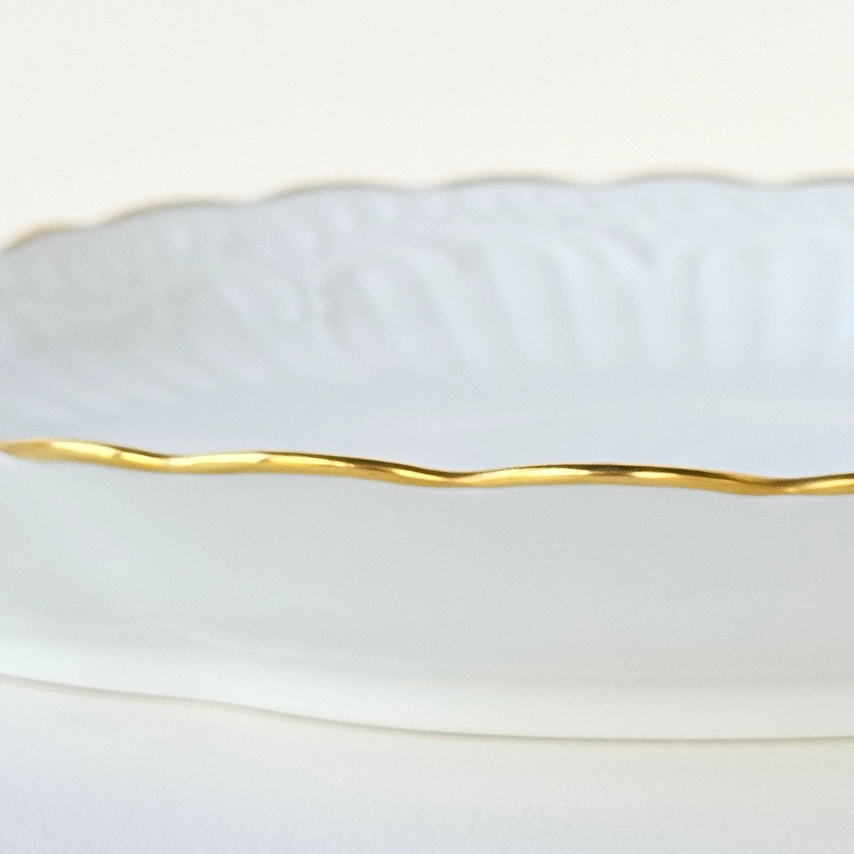 Oval Serving Platter – Gold Trim – Manufacture Chastagner – Limoges, 2nd Half of the 20th Century