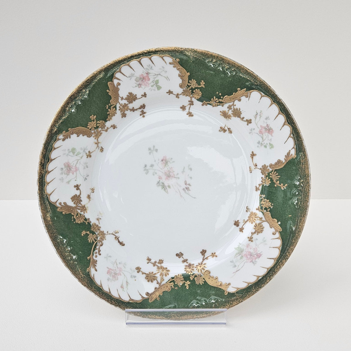 Assiette ancienne – Manufacture Balleroy, Mandavy et de Mavaleix – Limoges, v. 1904-1908